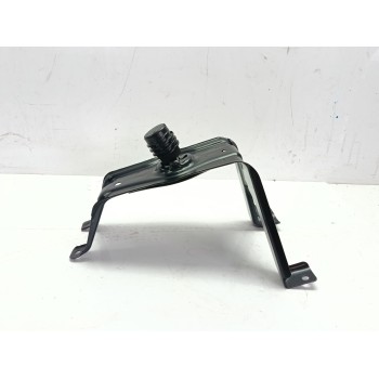 SOPORTE RUEDA REPUESTO 8W0802715D 