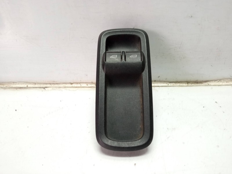 Recambio de mando elevalunas delantero izquierdo para ford fiesta (cb1) ghia referencia OEM IAM 8A6T14A132AC 10008940 