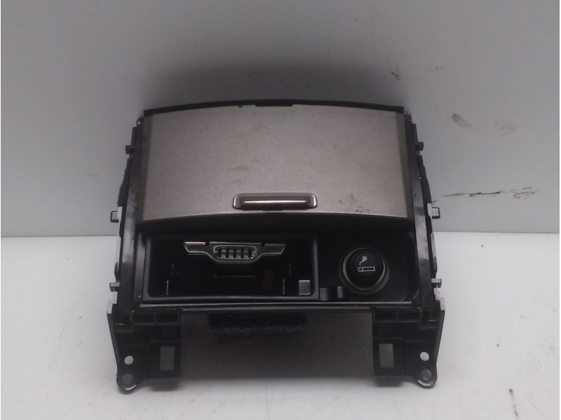 Recambio de moldura para lexus is200 (ds2/is2) referencia OEM IAM 7410253020  