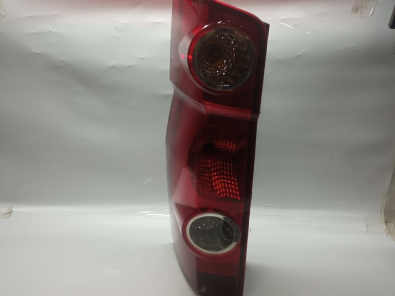 Recambio de piloto trasero izquierdo para volkswagen crafter caja cerrada 2.5 tdi dpf referencia OEM IAM 2E0945095 084411989L 