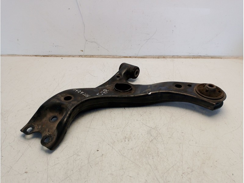 Recambio de brazo suspension inferior delantero derecho para toyota c-hr referencia OEM IAM 4806810130  