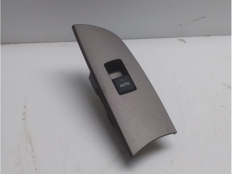 Recambio de mando elevalunas trasero derecho para lexus is200 (ds2/is2) referencia OEM IAM 8418100F010 7427153310 