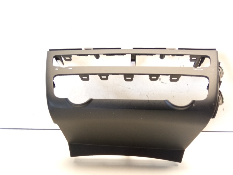 Recambio de moldura para kia optima emotion referencia OEM IAM 84730D4240 D484730200 