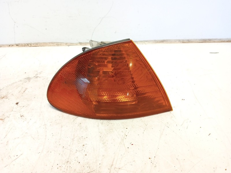 Recambio de piloto delantero derecho para bmw serie 3 berlina (e46) referencia OEM IAM 63136902766  
