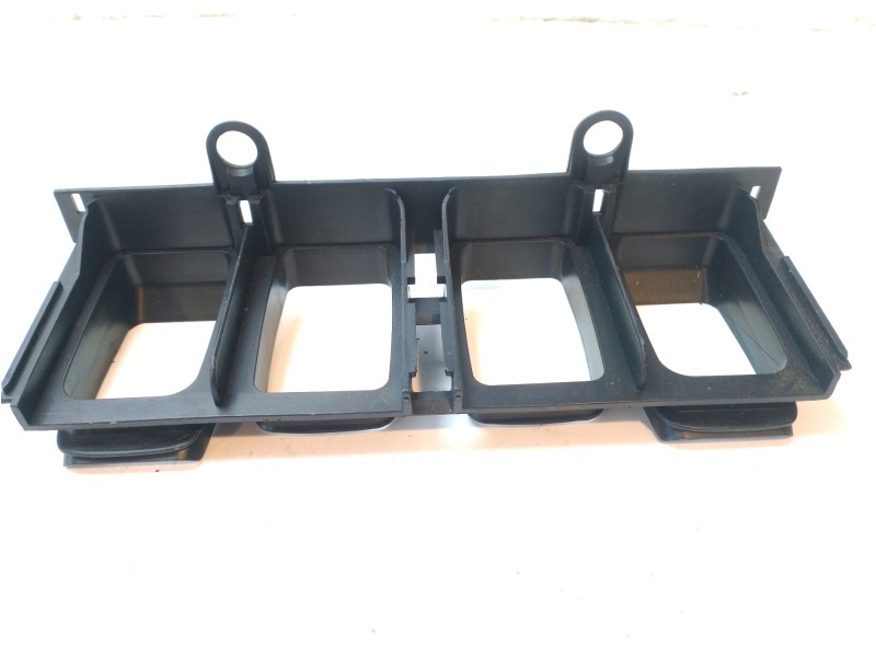 Recambio de moldura para peugeot partner kombi 1.6 blue-hdi fap referencia OEM IAM 9681422977  