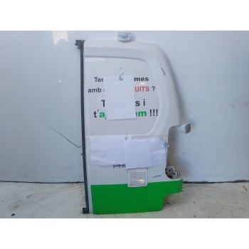 PUERTA TRASERA DERECHA SU001B0472 