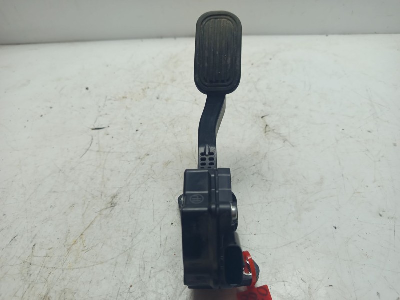 Recambio de pedal acelerador para toyota land cruiser (j15) referencia OEM IAM 7811060180  