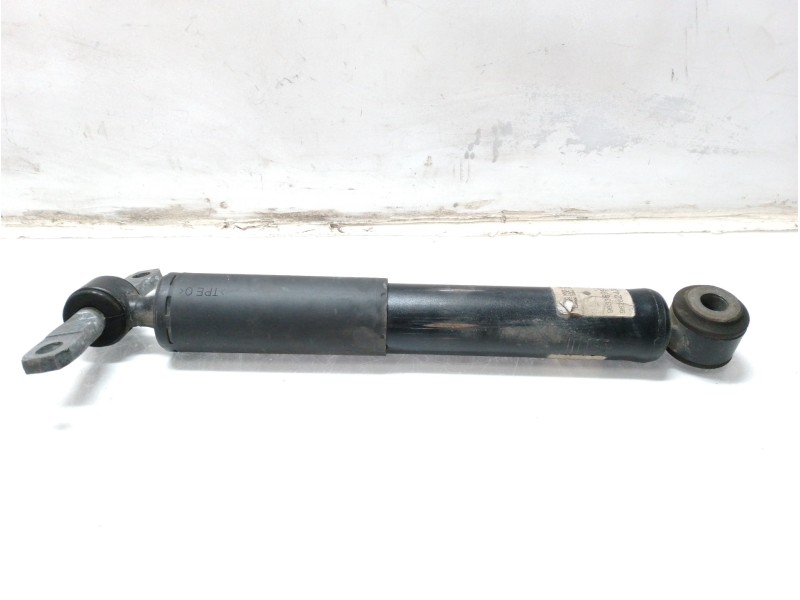 Recambio de amortiguador trasero derecho para toyota proace verso l2 family referencia OEM IAM 9826242880 9833699280 