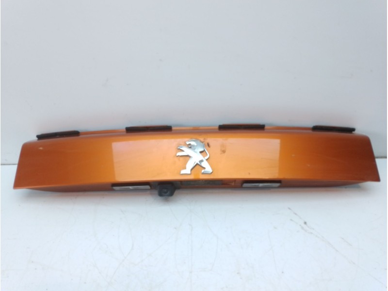 Recambio de molduras traseras para peugeot 2008 (p1) referencia OEM IAM 983819001T  