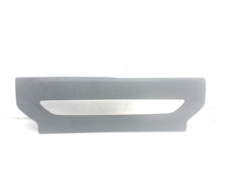 Recambio de moldura para land rover range rover velar velar referencia OEM IAM LR095905  