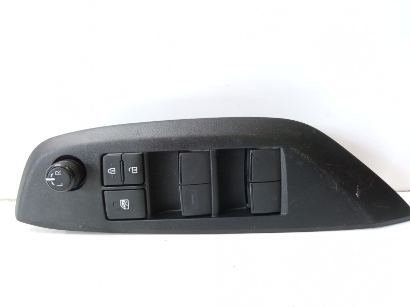 Recambio de mando elevalunas delantero izquierdo para toyota yaris active referencia OEM IAM 840400D020  