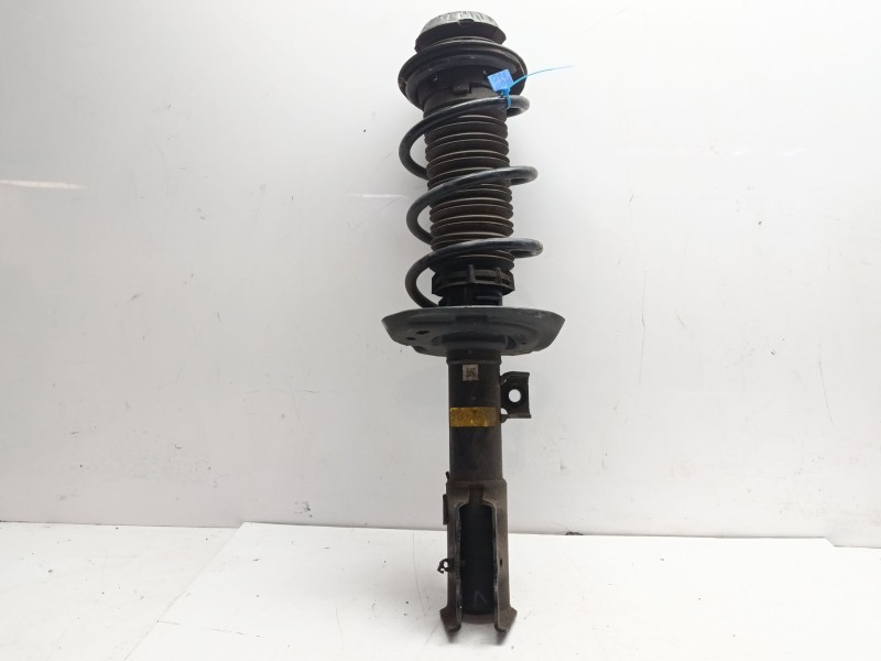 Recambio de amortiguador delantero derecho para toyota yaris active referencia OEM IAM 48510K0090  