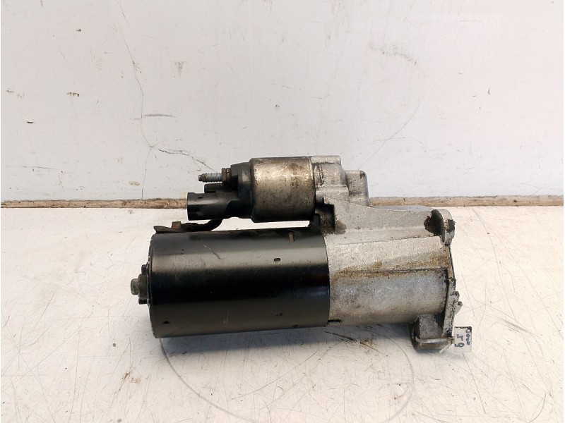 Recambio de motor arranque para volkswagen crafter caja cerrada 2.5 tdi dpf referencia OEM IAM 76911023A  
