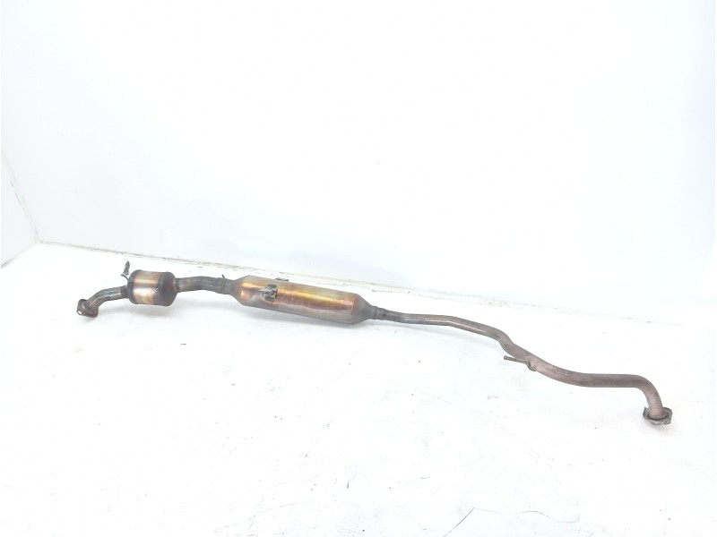 Recambio de tubo escape central para toyota yaris 1.5 16v cat referencia OEM IAM 17410K0100  