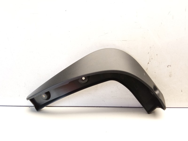 Recambio de moldura para kia soul drive referencia OEM IAM B2F46AC110  
