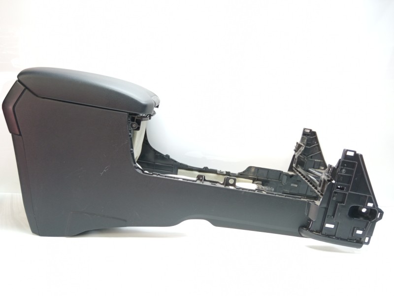 Recambio de apoyabrazos central para toyota land cruiser (j15) limited referencia OEM IAM 5891060230C0 3C5891060110 5891060230C0