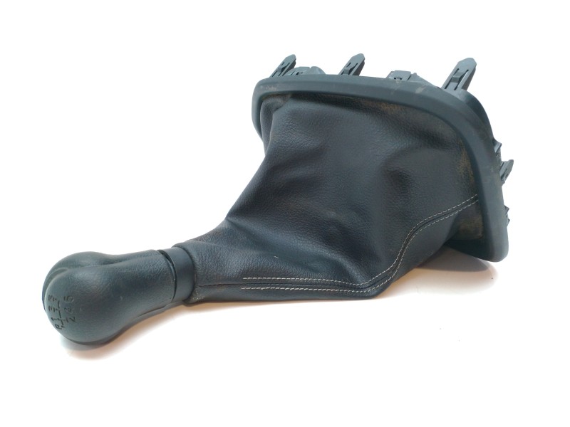 Recambio de pomo palanca cambio para toyota hilux (kun) cabina doble dlx 4x4 referencia OEM IAM 335040K230C0  