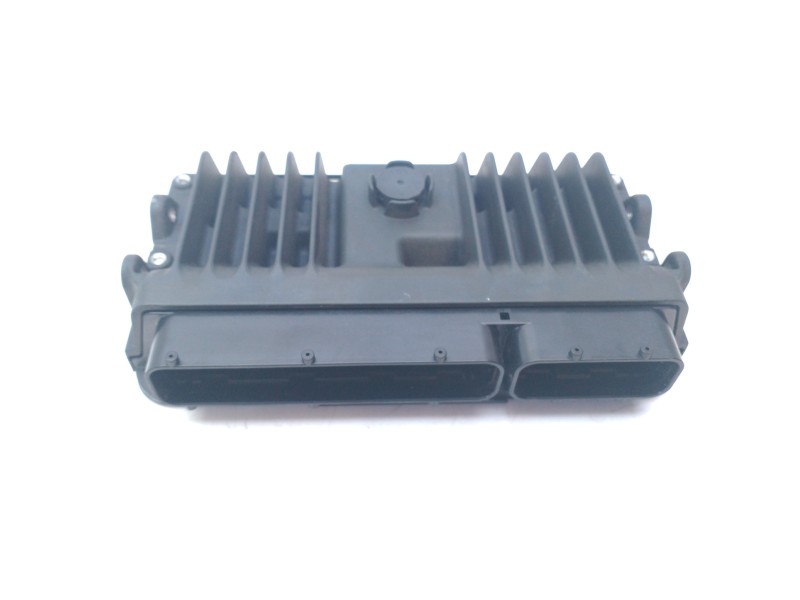 Recambio de centralita motor uce para toyota yaris active referencia OEM IAM 89661K0082  