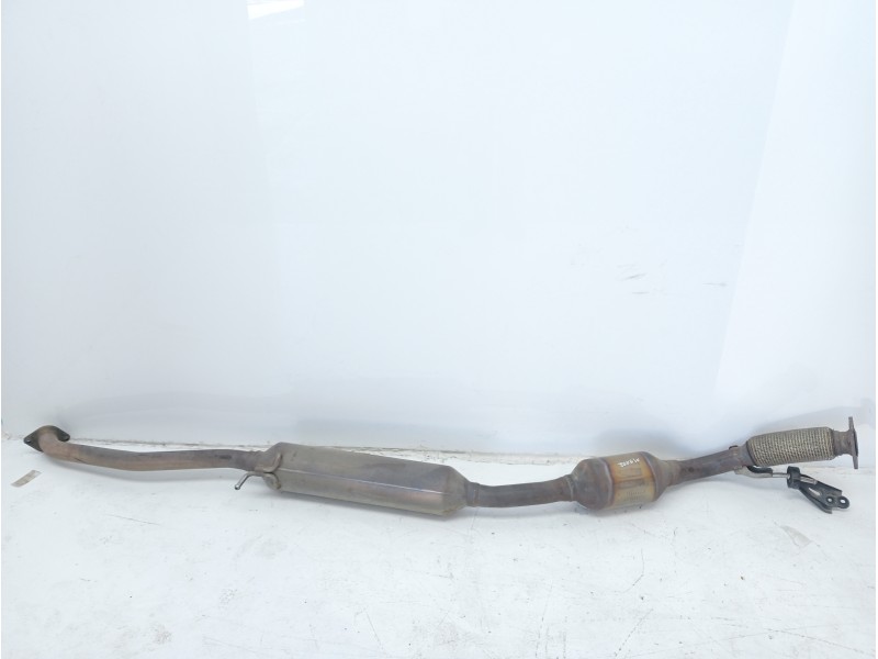 Recambio de tubo escape central para toyota yaris 1.5 16v cat referencia OEM IAM 17410K0100  