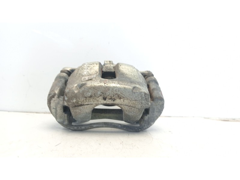 Recambio de pinza freno delantera derecha para toyota c-hr hybrid active referencia OEM IAM 47730F4010  