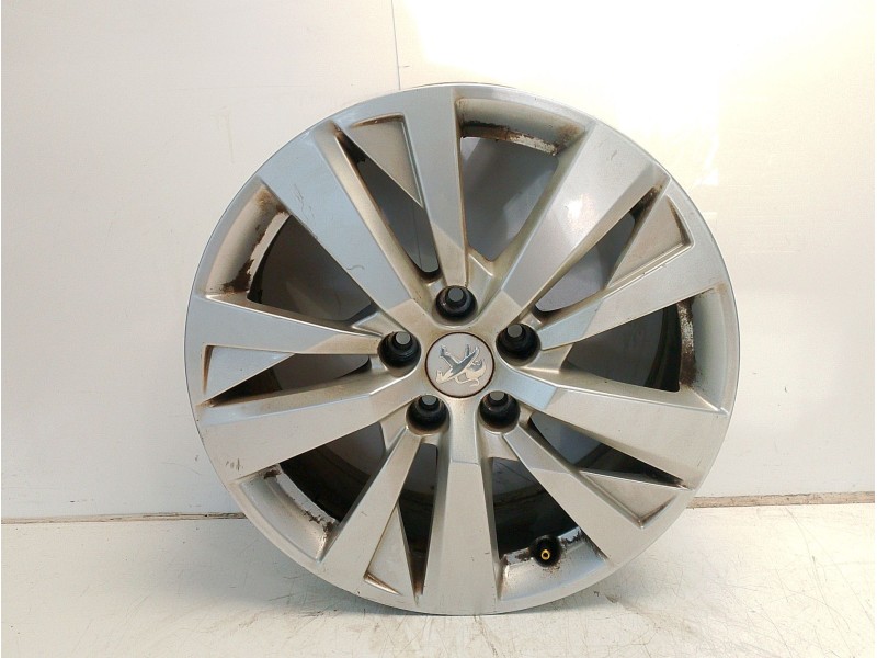 Recambio de llanta para peugeot 308 access referencia OEM IAM 96779895TW  