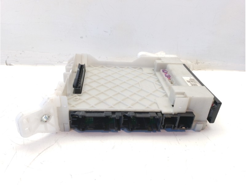 Recambio de caja reles / fusibles para toyota c-hr referencia OEM IAM 82730F4010  