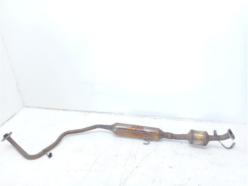 Recambio de tubo escape central para toyota yaris referencia OEM IAM 17410K0100  