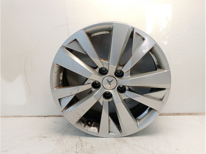 Recambio de llanta para peugeot 308 access referencia OEM IAM 96779895TW  