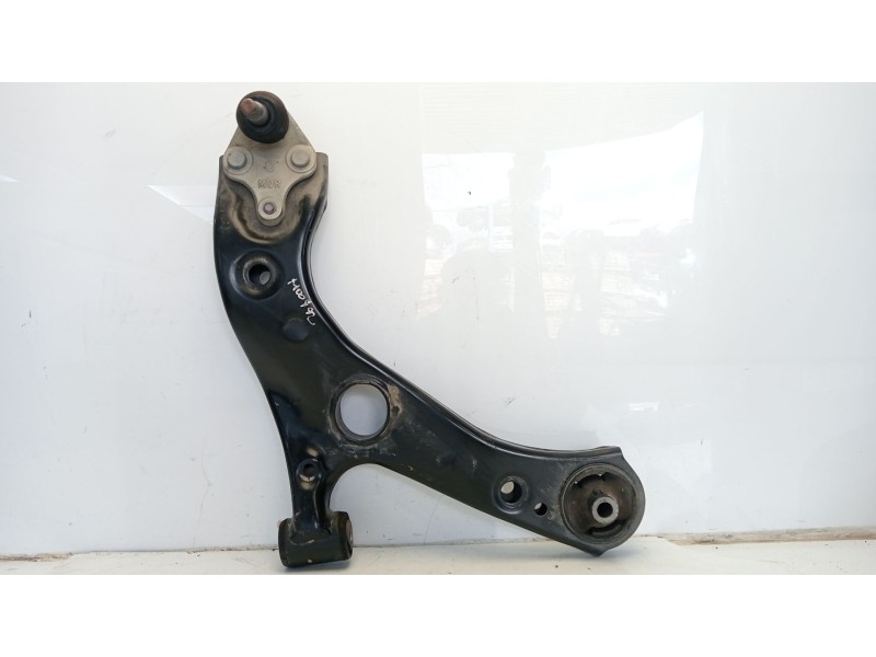 Recambio de brazo suspension inferior delantero derecho para toyota c-hr hybrid active referencia OEM IAM 4806810130  