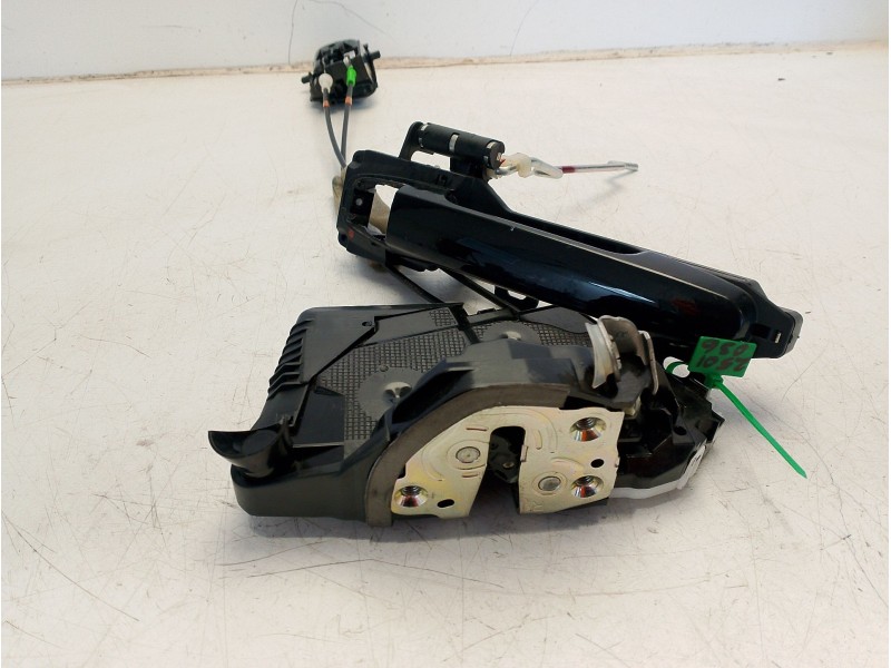 Recambio de cerradura puerta trasera derecha para toyota aygo x (_b7_) 1.0 vvt-i (kgb70) referencia OEM IAM 69050K0040  