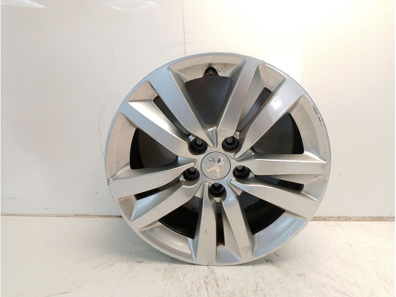 Recambio de llanta para peugeot 308 access referencia OEM IAM 96779895TW  