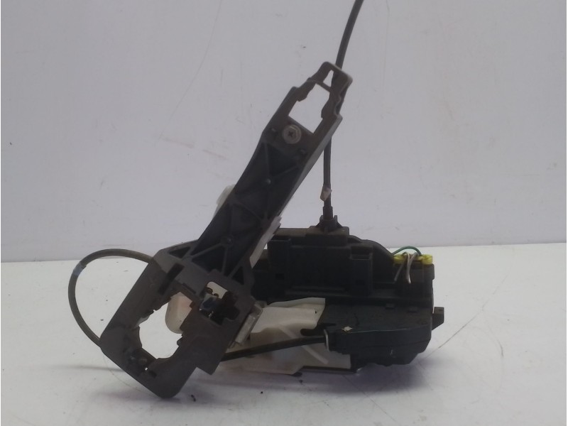 Recambio de cerradura puerta trasera derecha para kia cee´d referencia OEM IAM 814201H000  