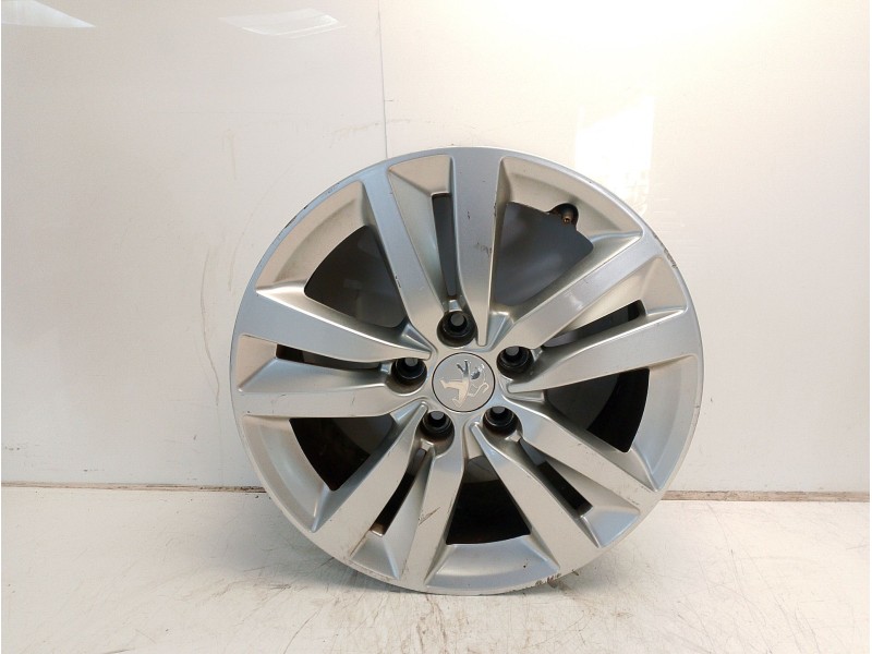 Recambio de llanta para peugeot 308 access referencia OEM IAM 96779895TW  