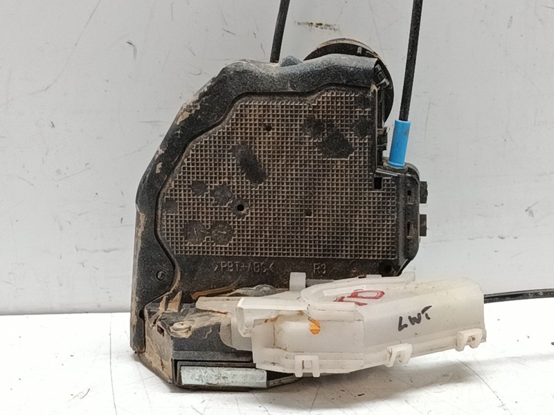 Recambio de cerradura puerta trasera derecha para toyota c-hr referencia OEM IAM 69050F4010  