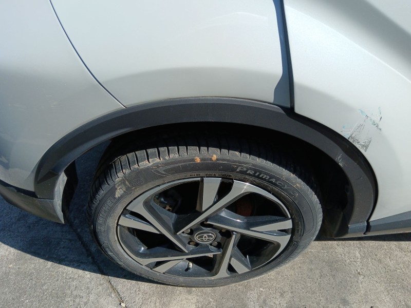 Recambio de aletin delantero derecho para toyota c-hr referencia OEM IAM 75605F4010  