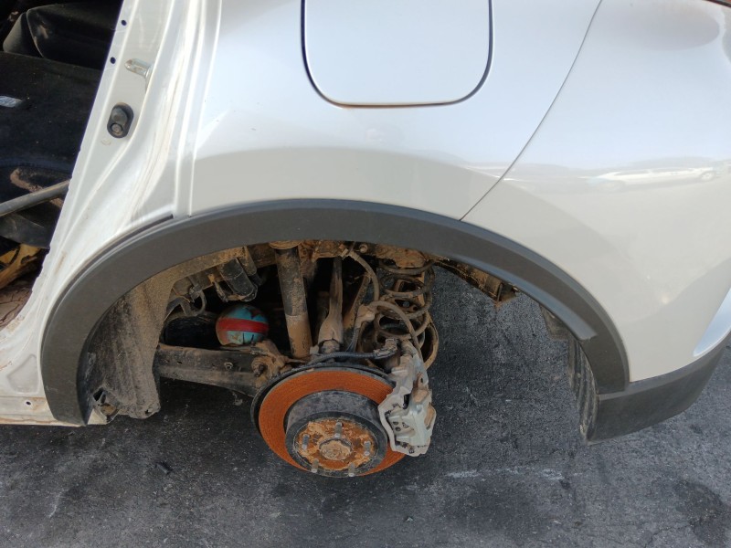 Recambio de aletin delantero izquierdo para toyota c-hr referencia OEM IAM 75606F4010  