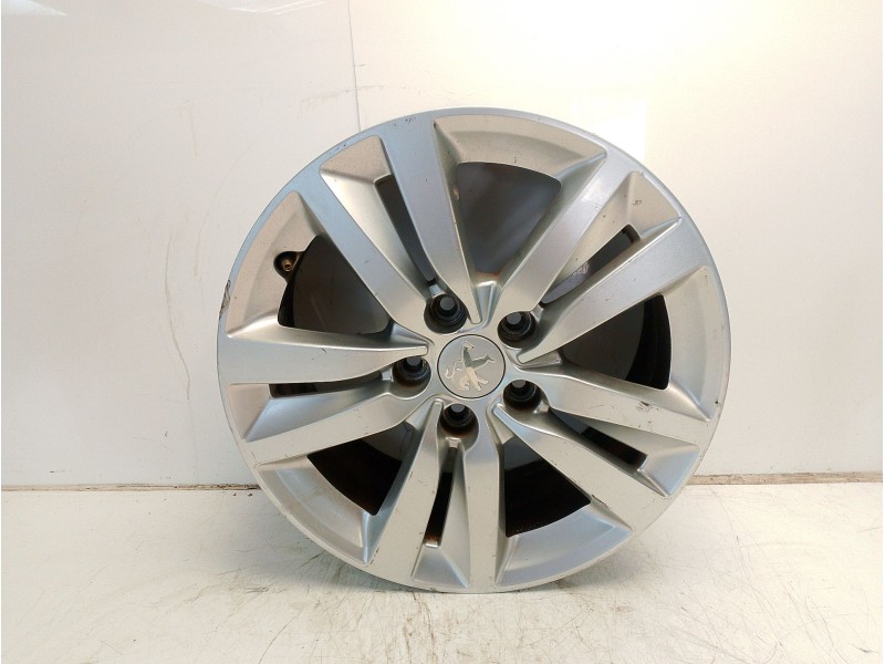 Recambio de llanta para peugeot 308 access referencia OEM IAM 96779895TW  