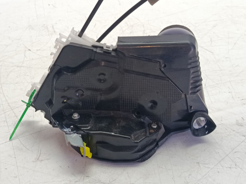 Recambio de cerradura puerta delantera izquierda para toyota yaris referencia OEM IAM 69040K0040  