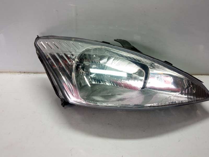 Recambio de faro derecho para ford focus berlina (cak) 1.8 tdci cat referencia OEM IAM 1AE01019902.  