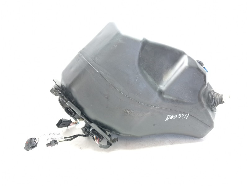 Recambio de deposito adblue para land rover range rover velar velar referencia OEM IAM LR114289 0444040015 