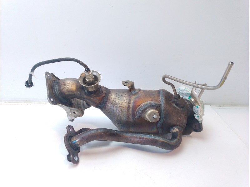Recambio de catalizador para toyota yaris active referencia OEM IAM 17140F3010  