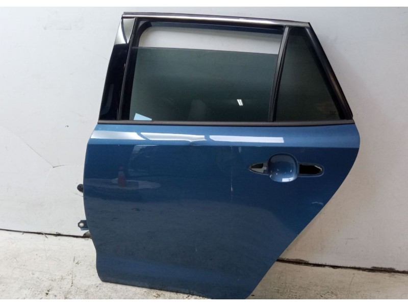 Recambio de puerta trasera izquierda para toyota corolla (e21) referencia OEM IAM 6700402560  