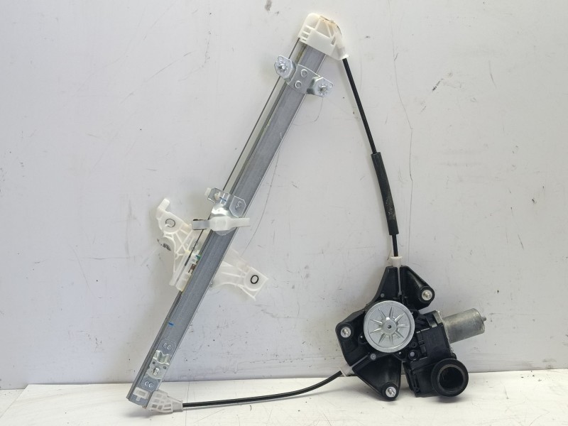 Recambio de elevalunas trasero derecho para toyota yaris referencia OEM IAM 69830K0010  