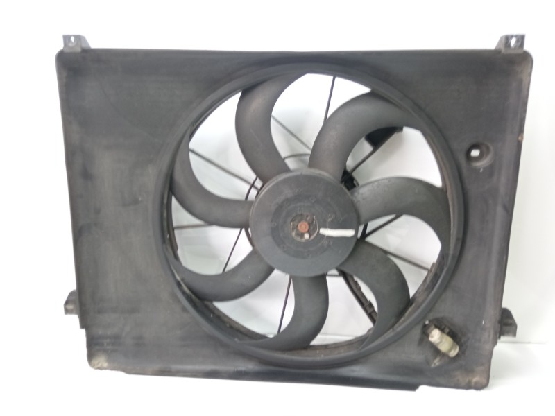 Recambio de electroventilador para kia carens 2.0 crdi referencia OEM IAM 252312E000  