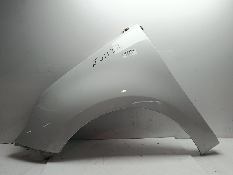 Recambio de aleta delantera izquierda para renault scenic iii referencia OEM IAM 631017581R  