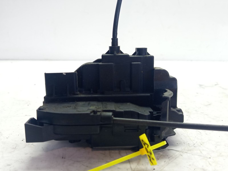 Recambio de cerradura puerta trasera izquierda para renault megane iii sport tourer expression referencia OEM IAM 825030574R  