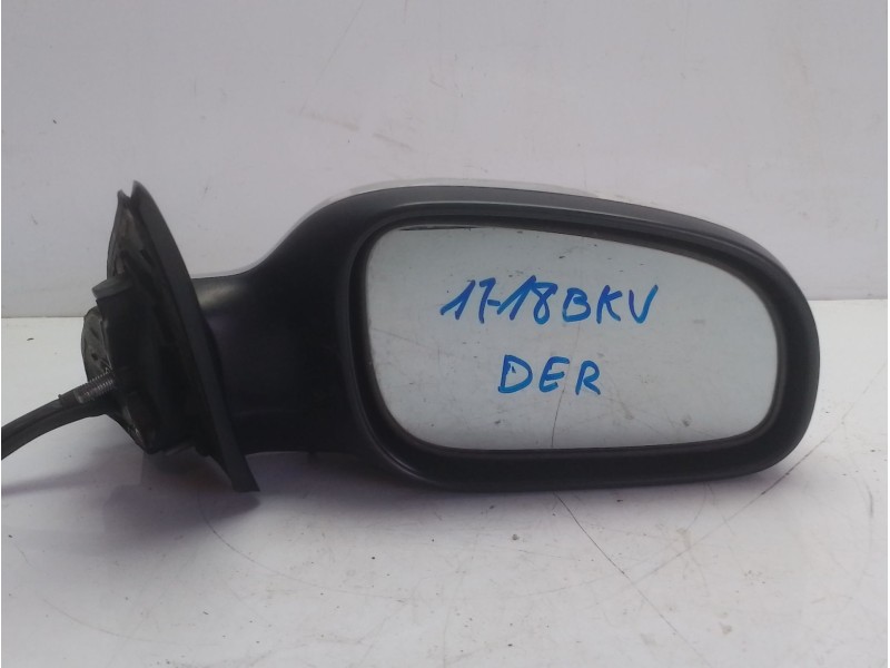 Recambio de retrovisor derecho para citroën saxo 1.5 d furio referencia OEM IAM 31104012  