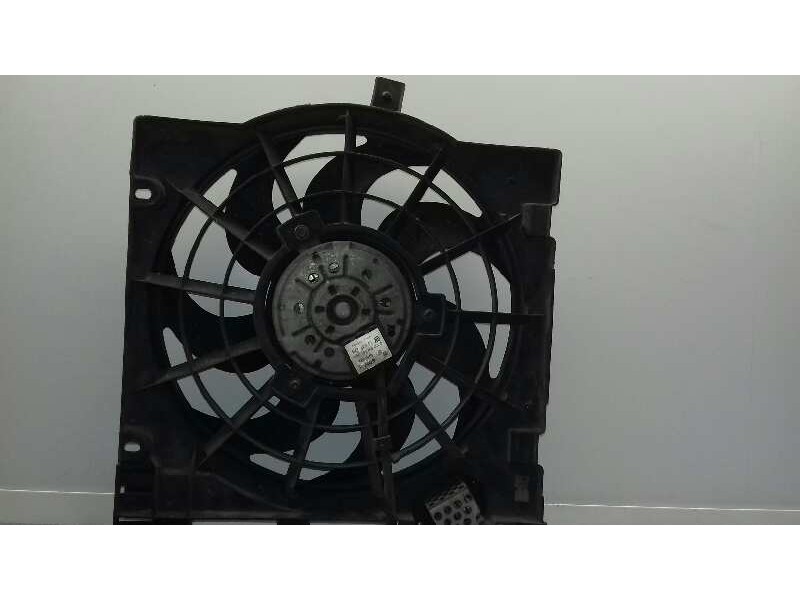 Recambio de electroventilador para opel zafira b essentia referencia OEM IAM 3135103632  