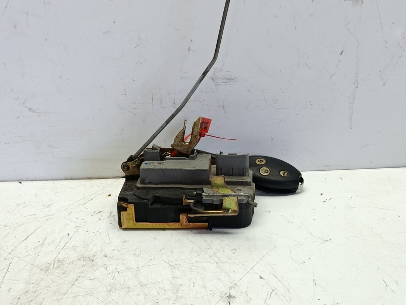 Recambio de cerradura puerta delantera izquierda para citroën xsara (n1) 1.6 16v referencia OEM IAM 9135H4  