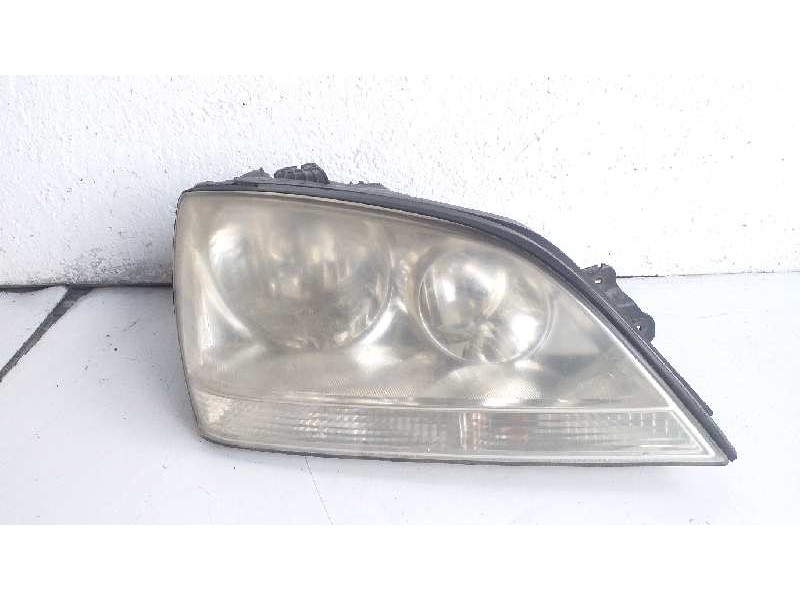 Recambio de faro derecho para kia sorento 2.5 crdi executive (a) referencia OEM IAM 921023E060  